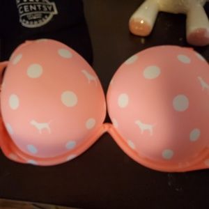 2 Victoria secret bras